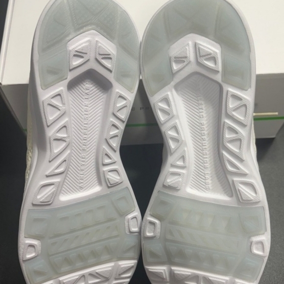 NIB APL TechLoom Wave Women's 7.5 Ivory Cream Running Sneakers Slip-On - Picture 9 of 13